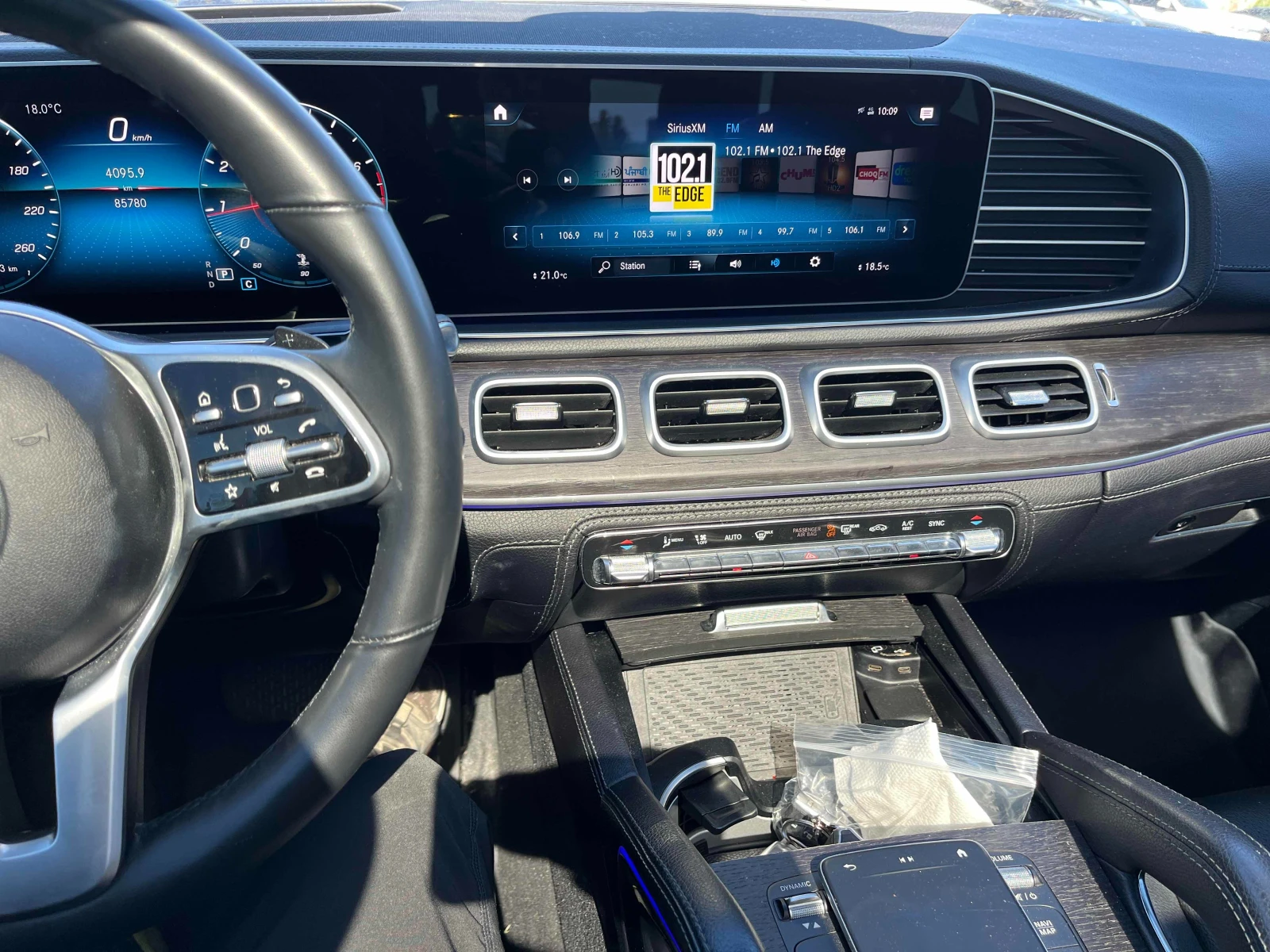 Mercedes-Benz GLE 350 Keyless * СЕРВИЗНА ИСТ * CARFAX * АВТО КРЕДИТ * , снимка 9 - Автомобили и джипове - 54715416