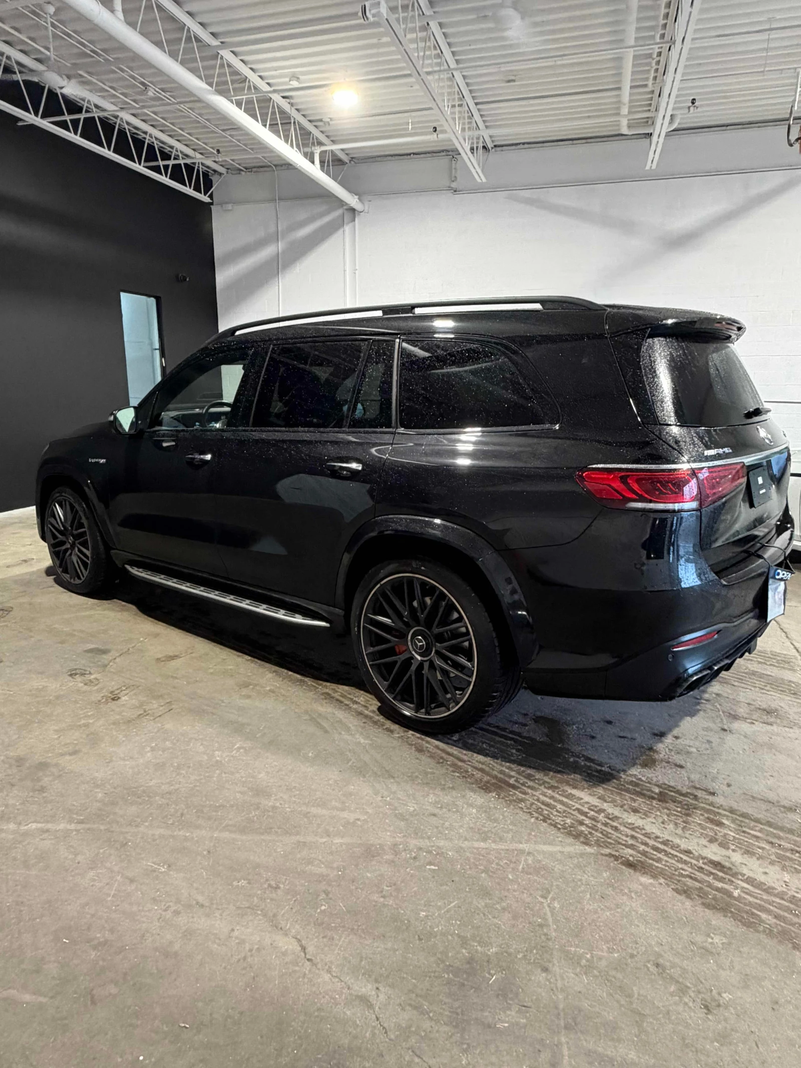 Mercedes-Benz GLS 63 AMG  FULL / ДИСТРОНИК / 360 / BURMESTER / PANO / AMB , снимка 2 - Автомобили и джипове - 55897134