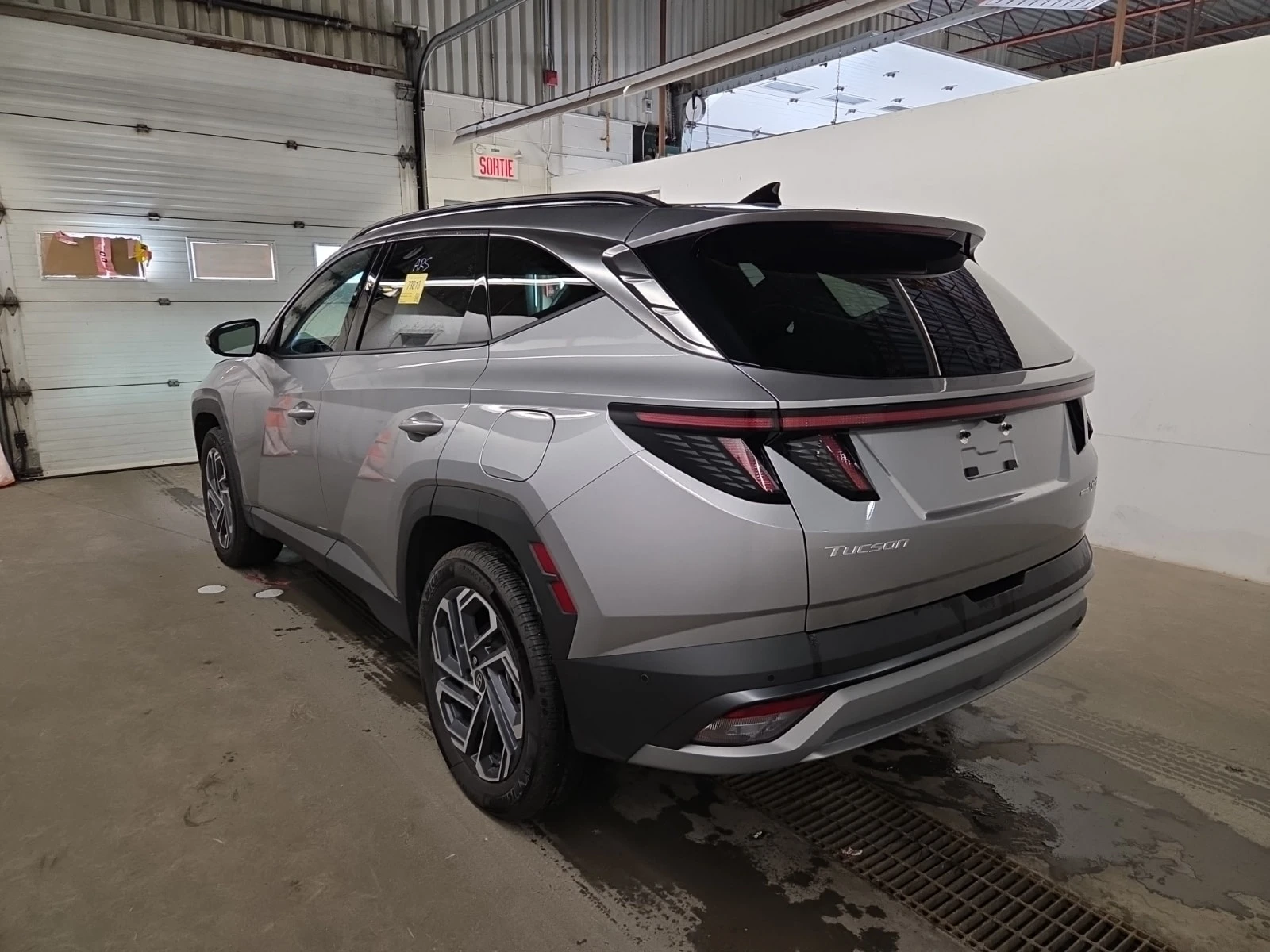 Hyundai Tucson Ultimate | CARFAX | АВТОКРЕДИТ БЕЗ ПЪРВОНАЧАЛНА , снимка 3 - Автомобили и джипове - 56145257