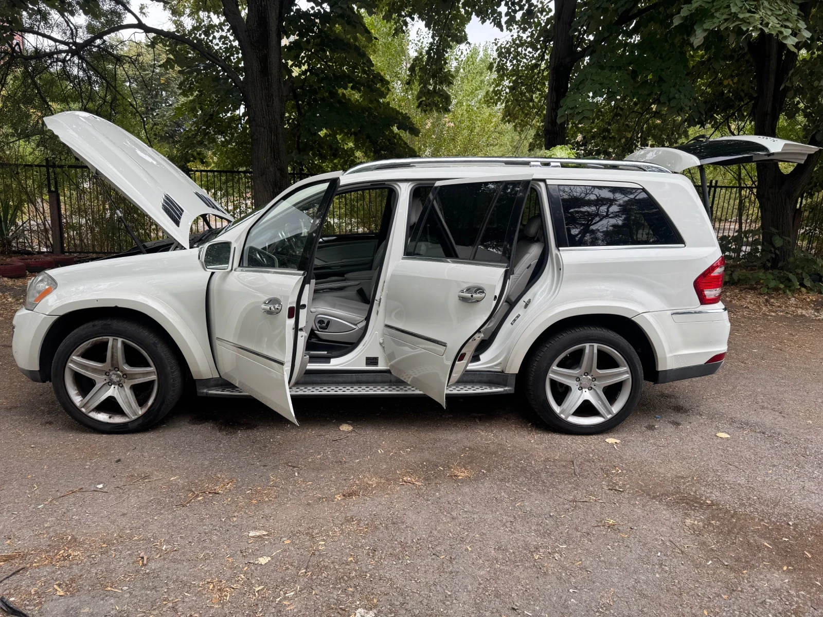 Mercedes-Benz GL 550, снимка 7 - Автомобили и джипове - 56226301