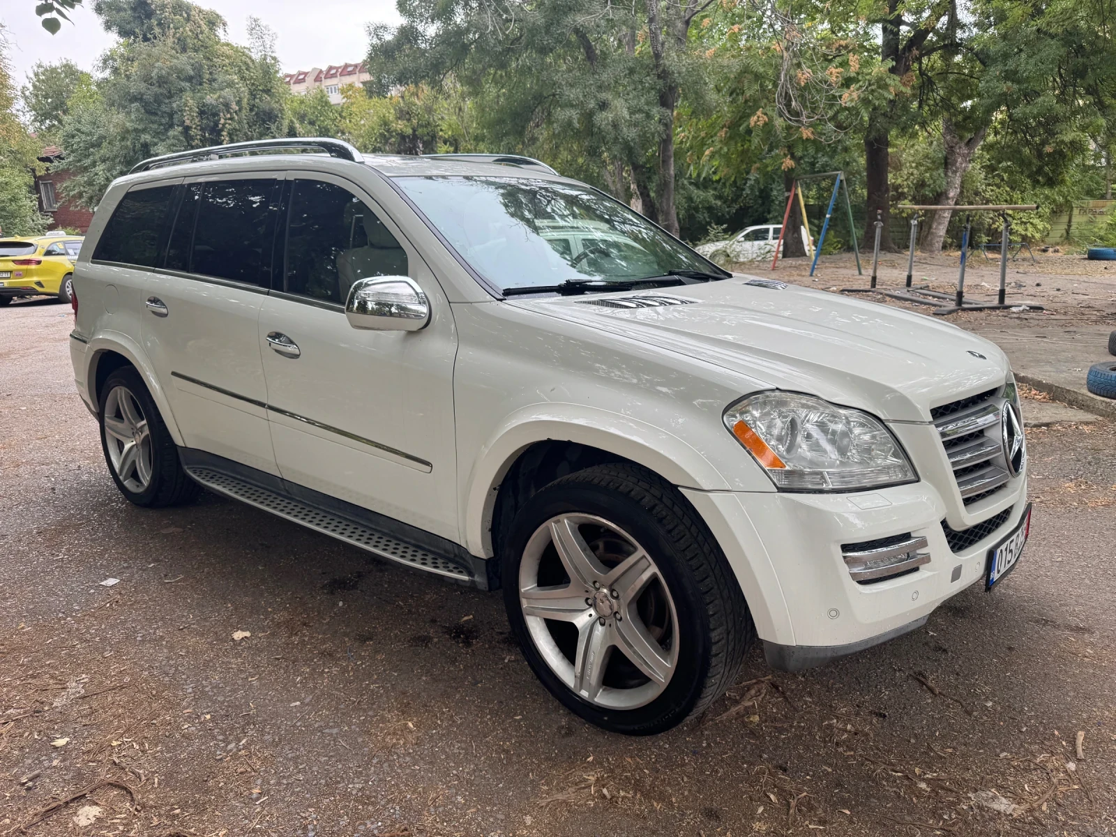 Mercedes-Benz GL 550, снимка 3 - Автомобили и джипове - 56226301