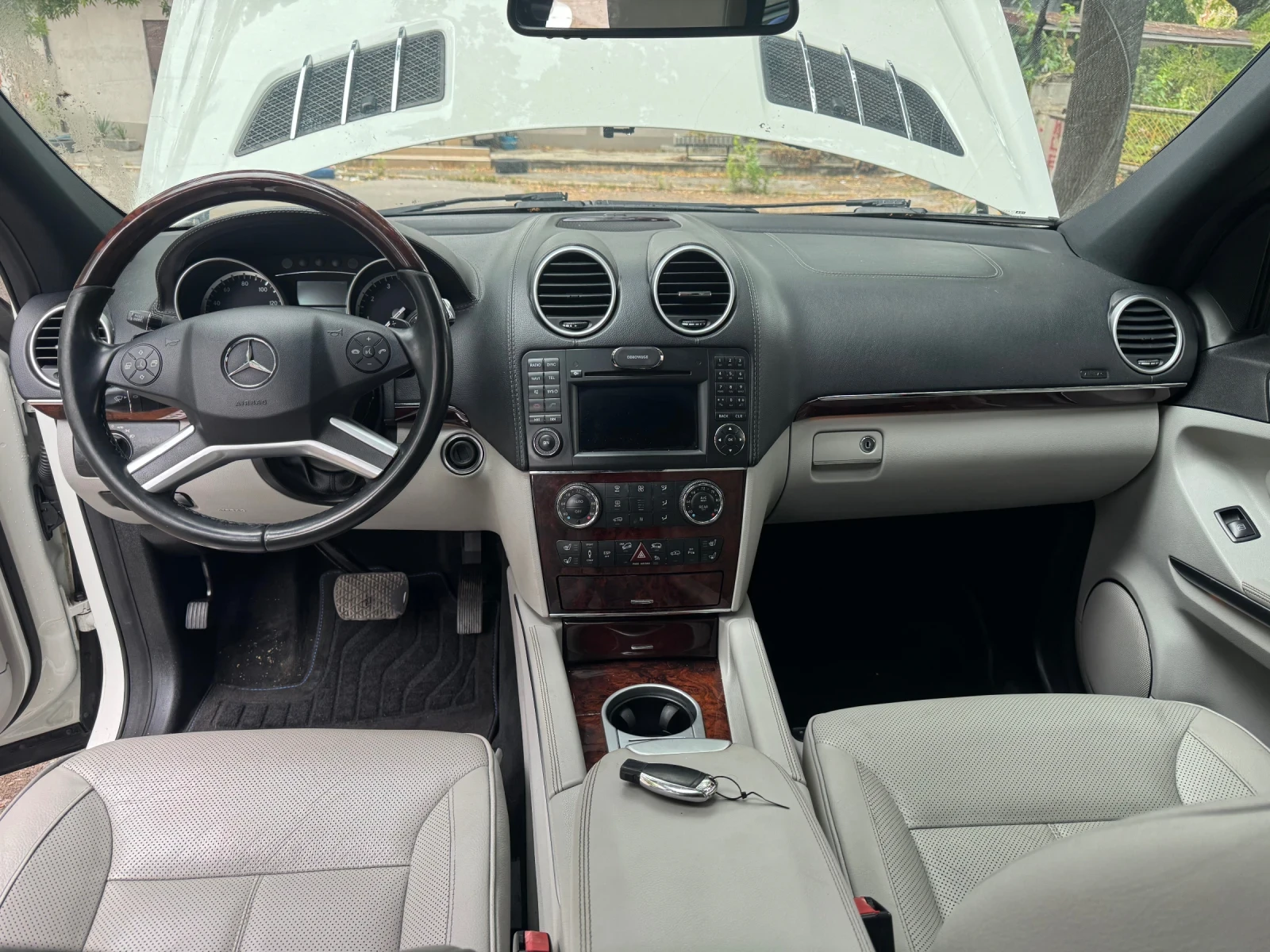 Mercedes-Benz GL 550, снимка 16 - Автомобили и джипове - 56226301