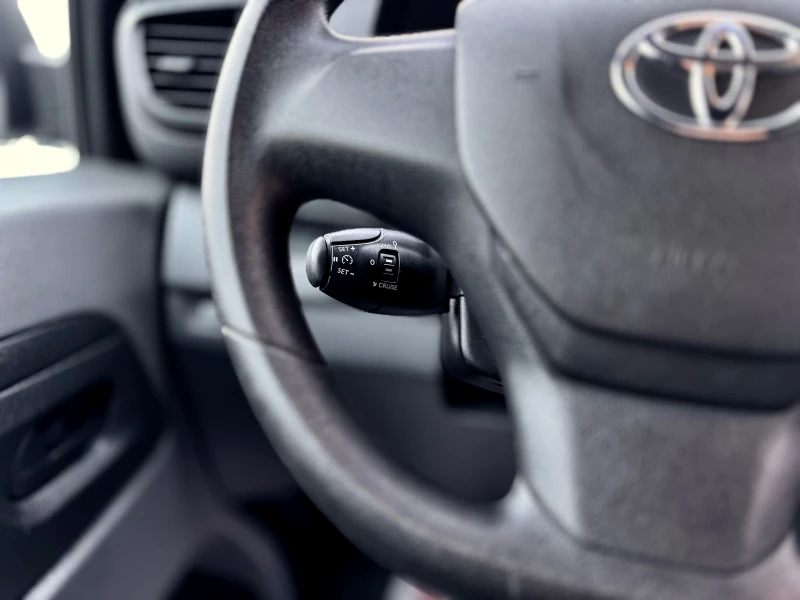 Toyota Proace, снимка 14 - Бусове и автобуси - 53494036