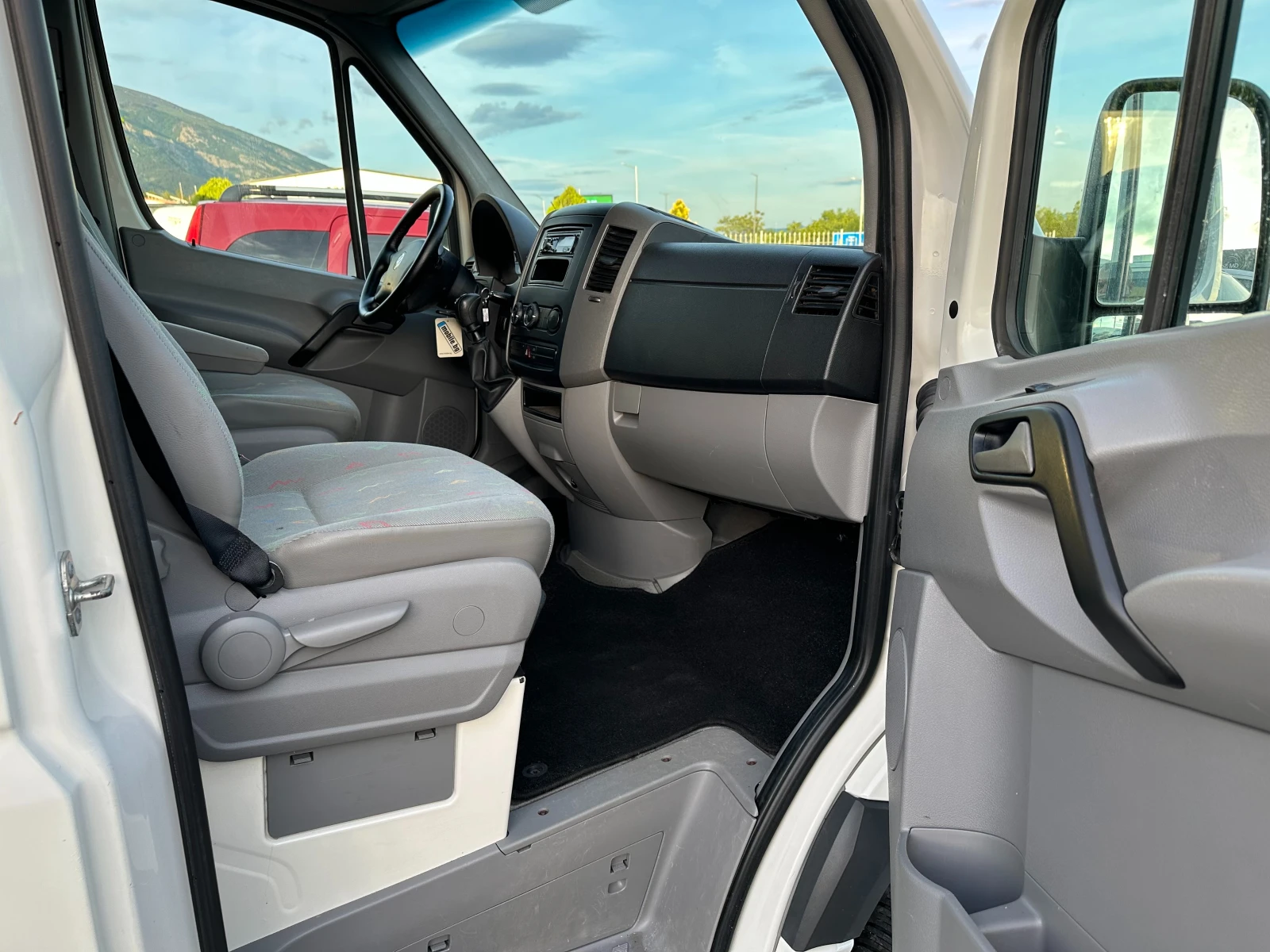 VW Crafter klimatronik/tempomat/full, снимка 8 - Бусове и автобуси - 54675292