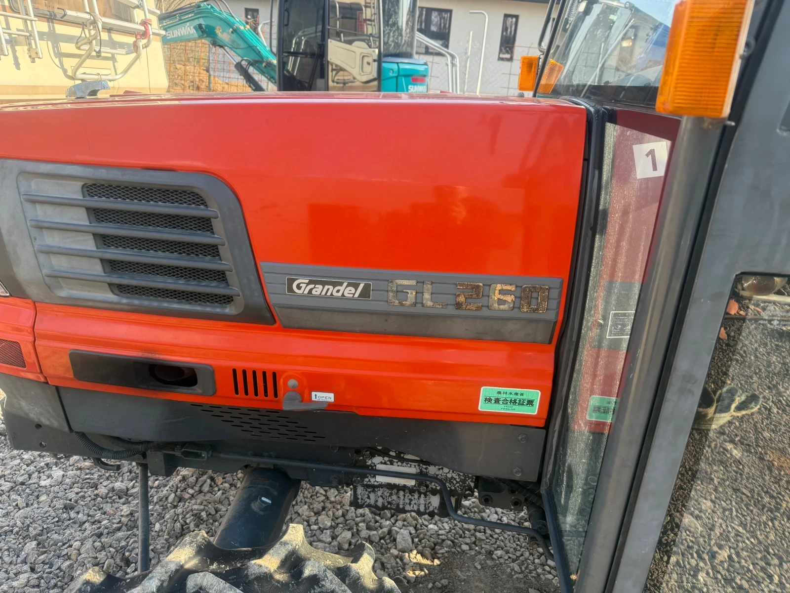 Трактор Kubota, снимка 3 - Селскостопанска техника - 53865357