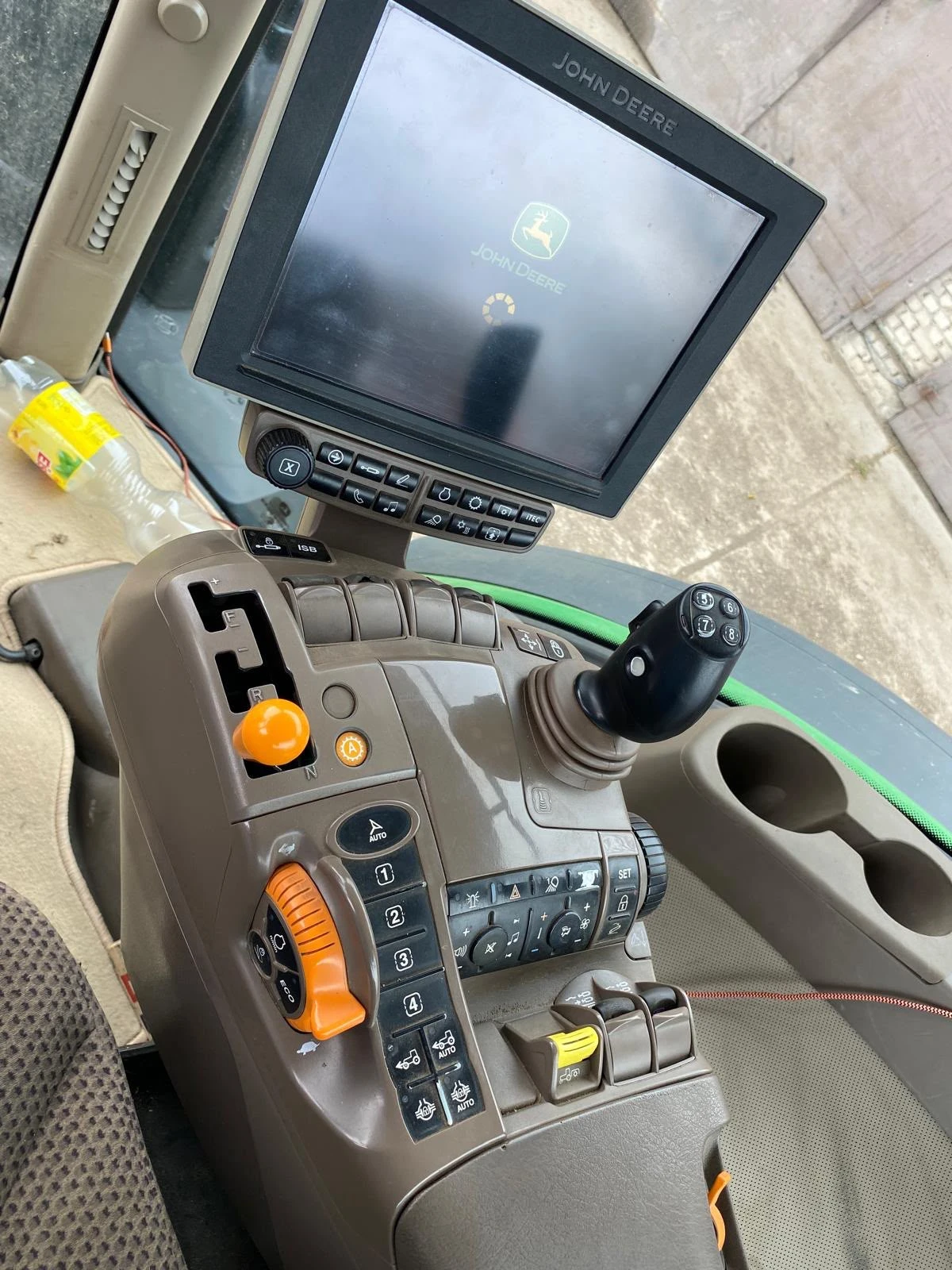 Трактор John Deere 8270R POWER SHIFT ЛИЗИНГ, снимка 8 - Селскостопанска техника - 55380746