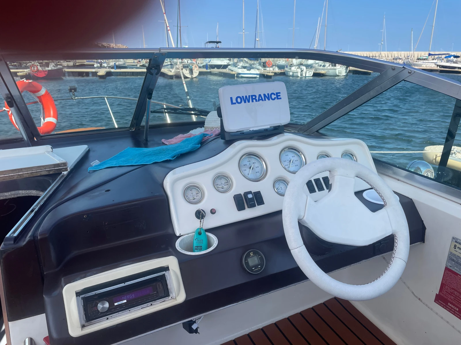Моторна яхта Sea Ray Sundancer - изображение 7