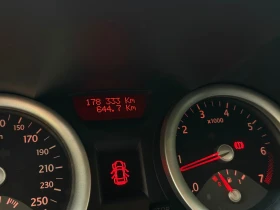 Renault Megane 1.6 16V, снимка 8
