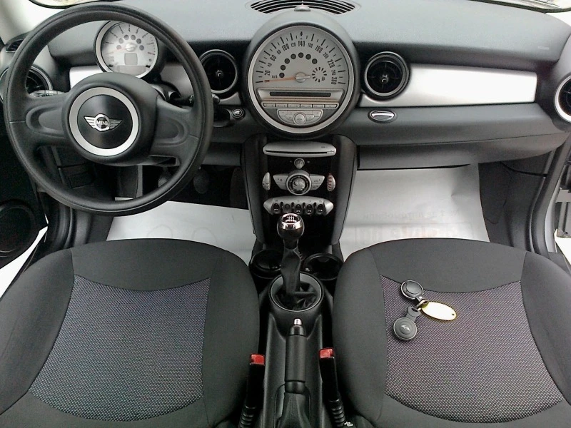 Mini Cooper  BENZIN, снимка 10 - Автомобили и джипове - 44511357