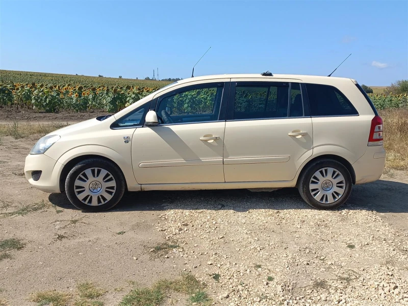 Opel Zafira 1.6 CNG, снимка 4 - Автомобили и джипове - 46914358