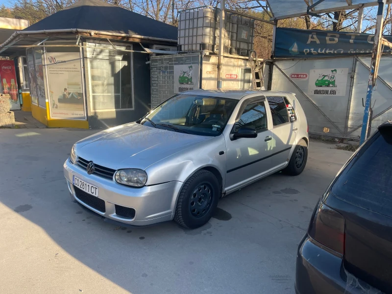 VW Golf, снимка 1 - Автомобили и джипове - 48125172