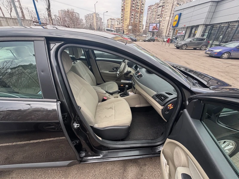 Renault Fluence, снимка 8 - Автомобили и джипове - 48769140