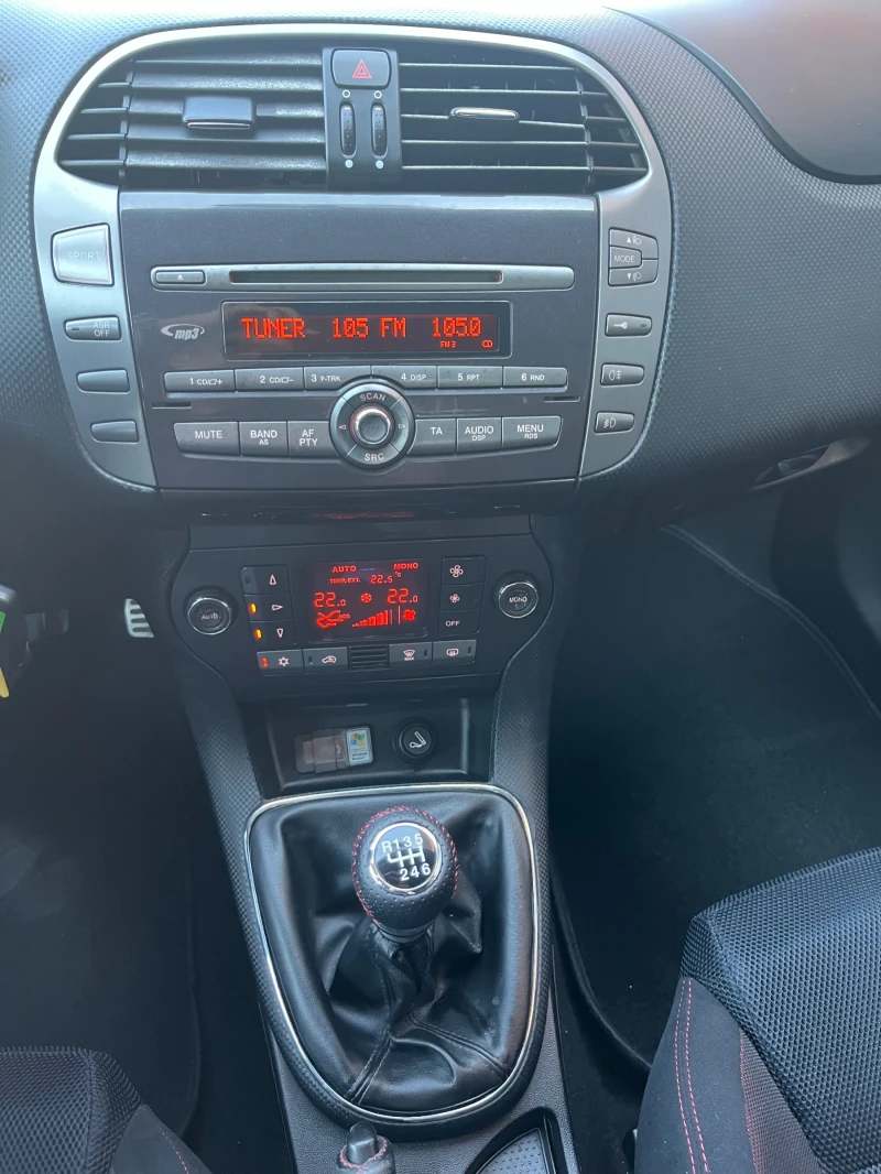 Fiat Bravo 1.4TI-150k.c. КЛИМАТРОНИК, снимка 13 - Автомобили и джипове - 50557604