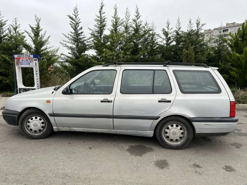 VW Golf 1.8 75коня, снимка 3 - Автомобили и джипове - 52893717