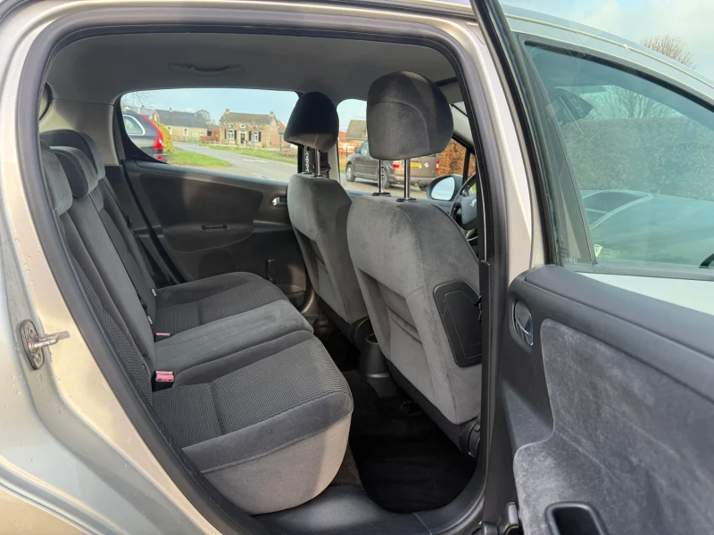 Peugeot 207 1.6 109, снимка 6 - Автомобили и джипове - 53086030
