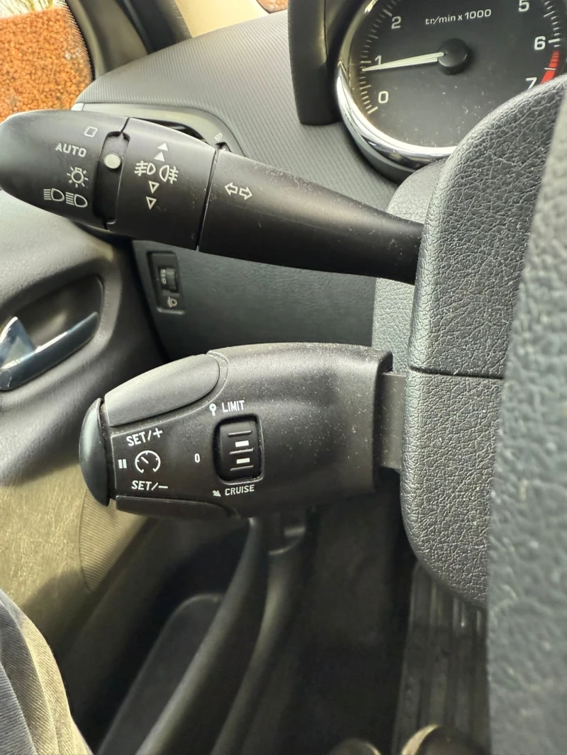 Peugeot 207 1.6 109, снимка 8 - Автомобили и джипове - 53086030