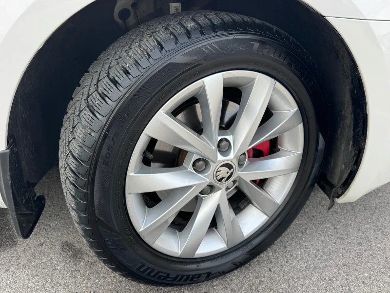 Skoda Octavia TDi / LED / DSG / Smartlink, снимка 14 - Автомобили и джипове - 53126556