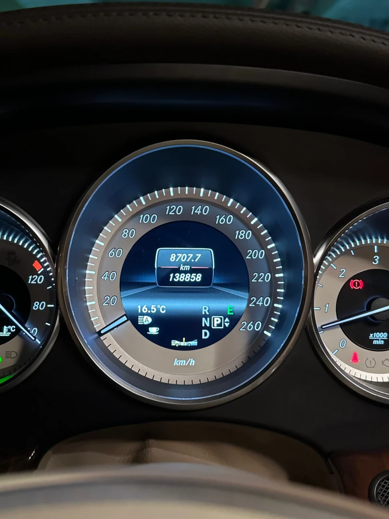 Mercedes-Benz CLS 350, снимка 16 - Автомобили и джипове - 53221345