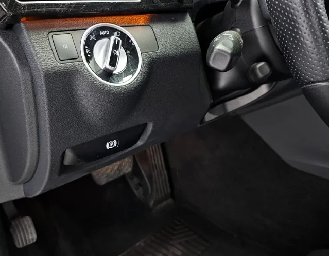 Mercedes-Benz E 220 Avantgarde - изображение 10