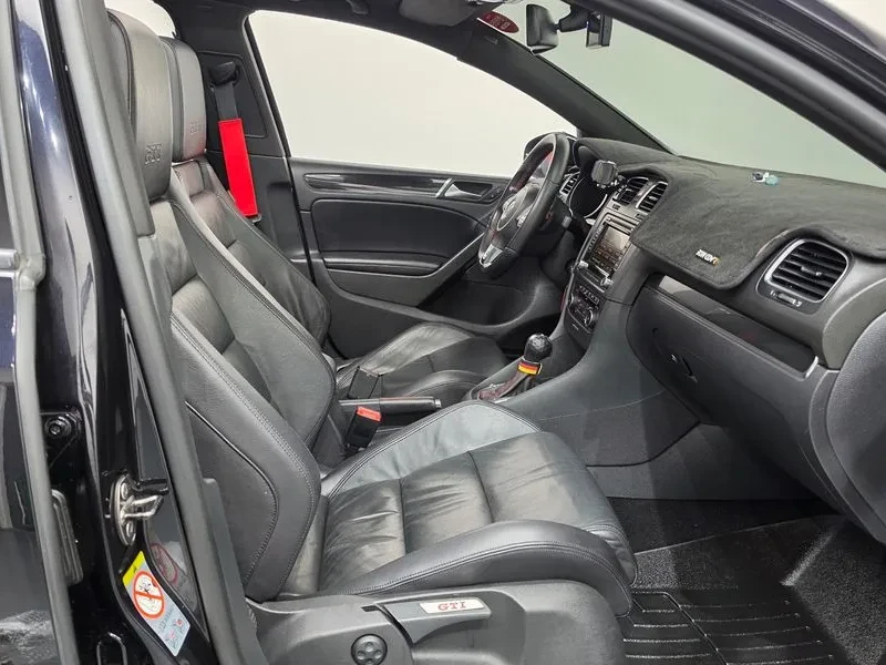 VW Golf 2.0 Gti, снимка 11 - Автомобили и джипове - 55748726