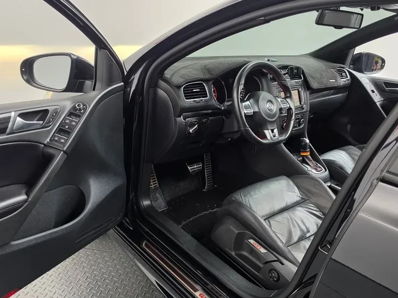 VW Golf 2.0 Gti, снимка 10 - Автомобили и джипове - 55748726