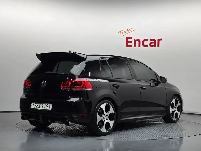 VW Golf 2.0 Gti, снимка 2 - Автомобили и джипове - 55748726