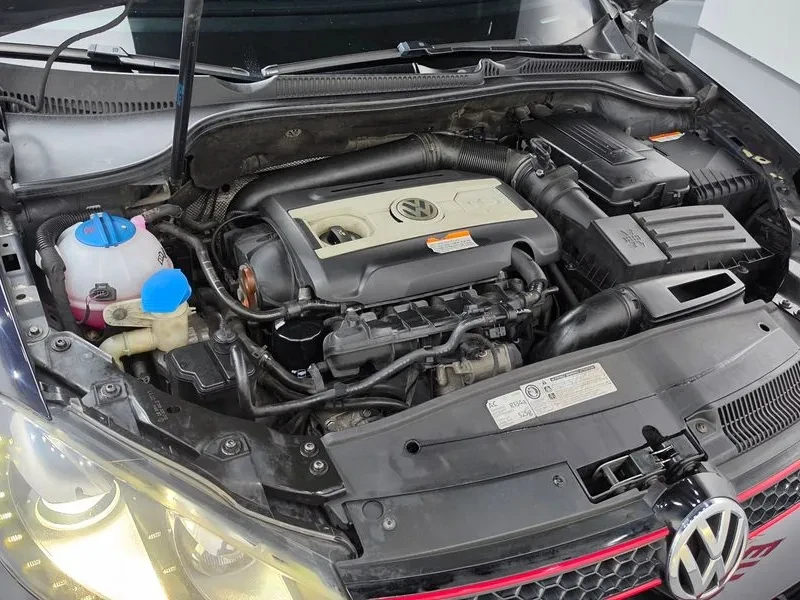VW Golf 2.0 Gti, снимка 6 - Автомобили и джипове - 55748726