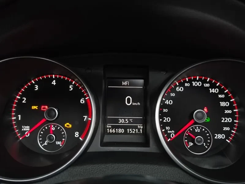 VW Golf 2.0 Gti, снимка 8 - Автомобили и джипове - 55748726