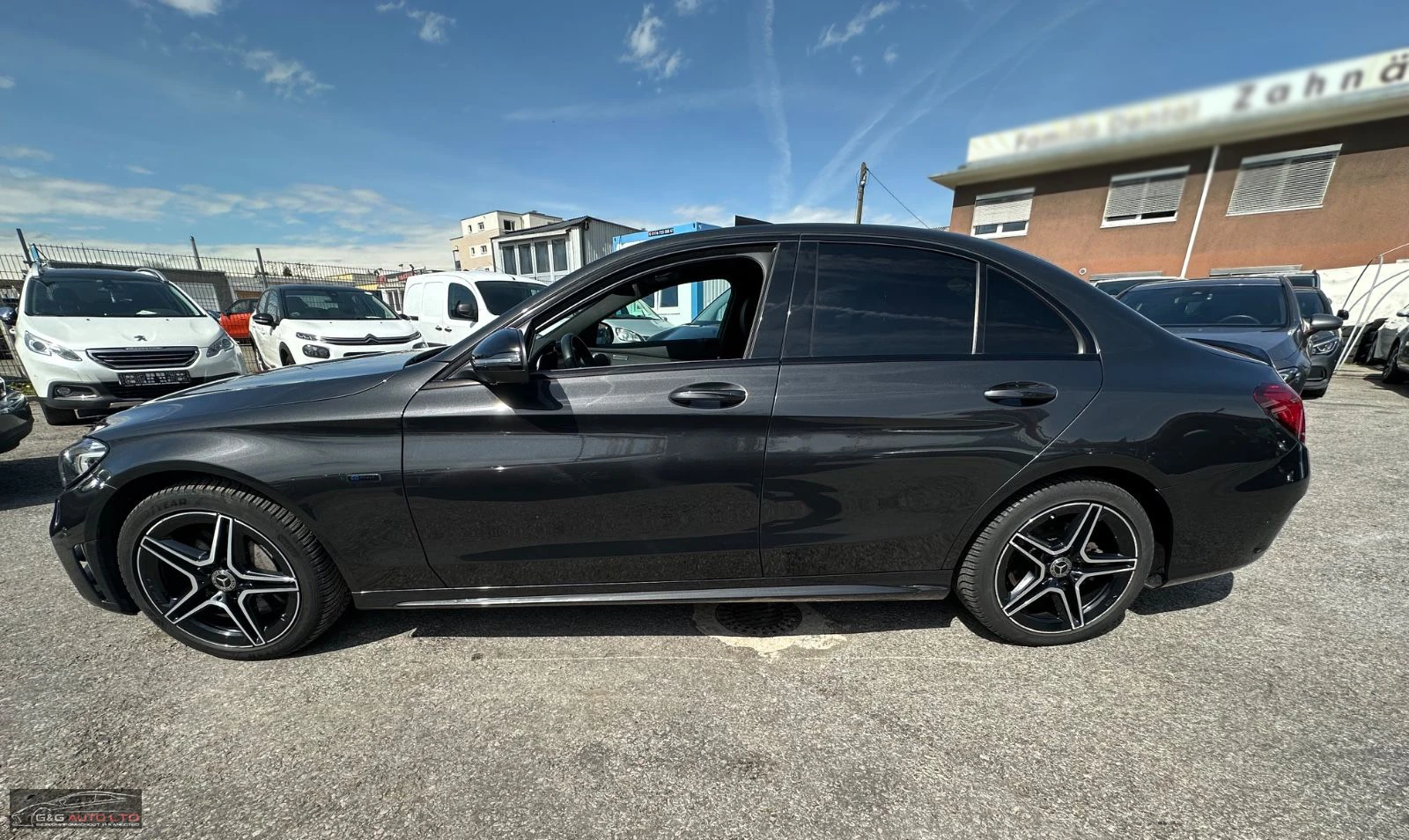 Mercedes-Benz C 300 AMG/313HP/NAVI/LED/NIGHT/DISTR-PLUS/360/426v - изображение 3