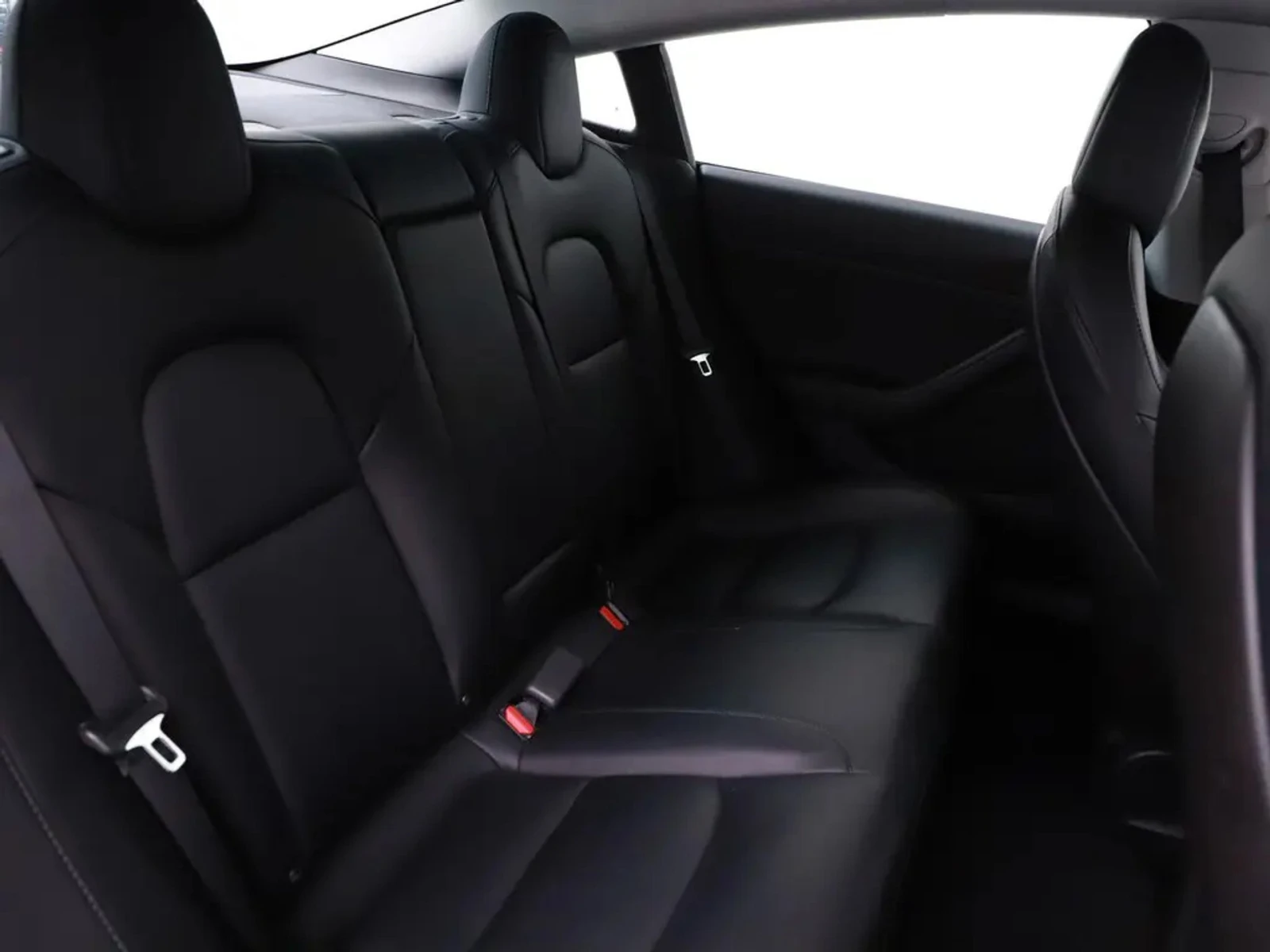 Tesla Model 3  4х4 Европейска  - изображение 7