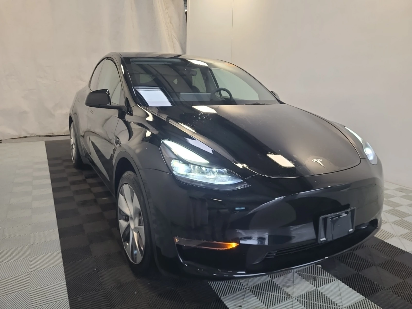 Tesla Model Y * CARFAX * БЕЗ ПЪРВОНАЧАЛНА ВНОСКА - изображение 3