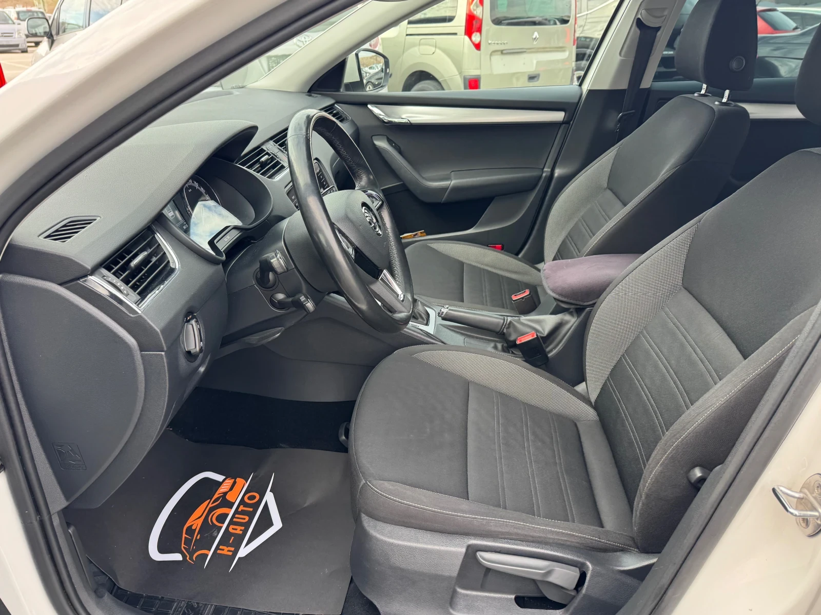 Skoda Octavia TDi / LED / DSG / Smartlink - изображение 5