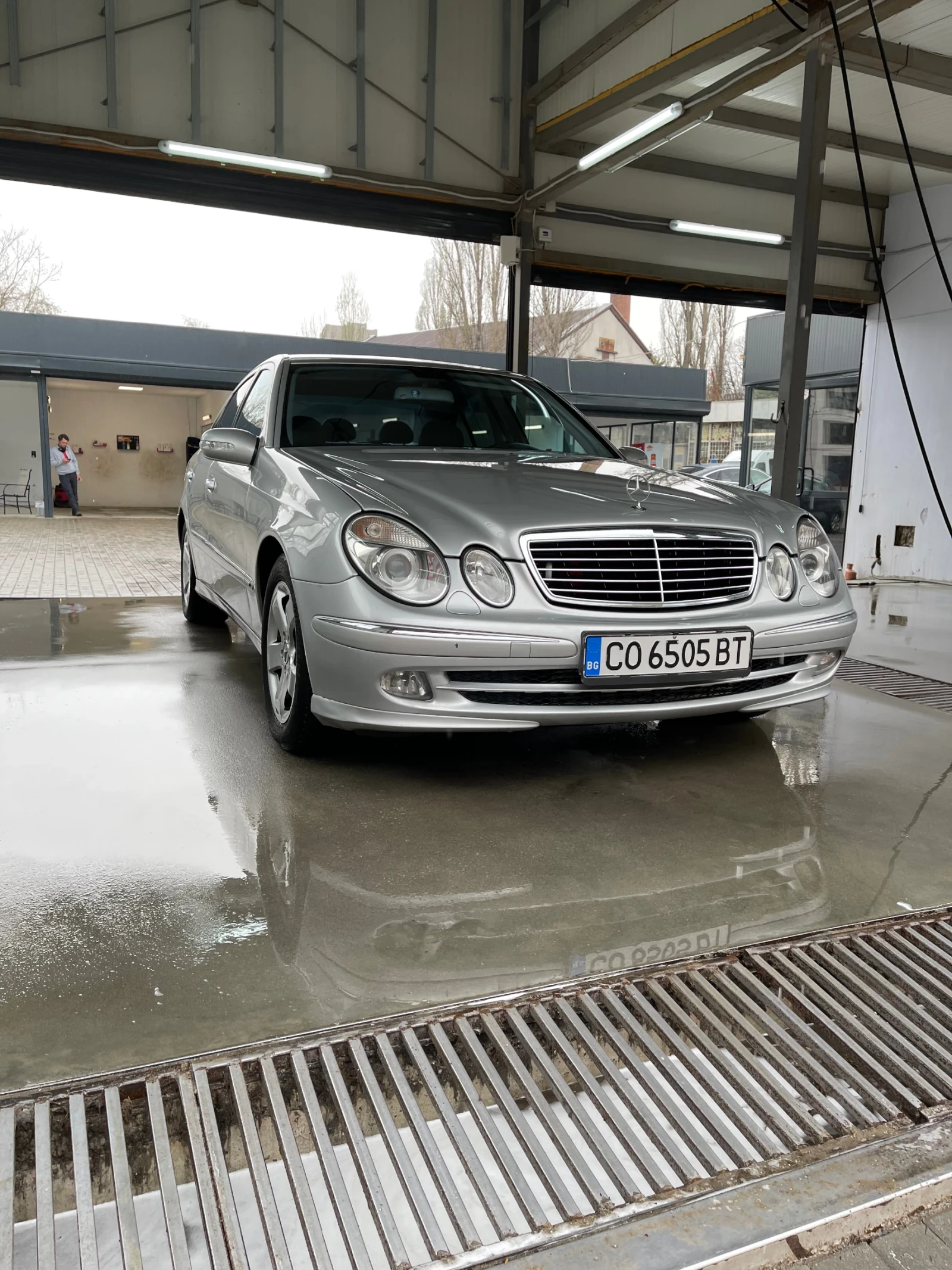 Mercedes-Benz E 320 Avantgarde - изображение 2