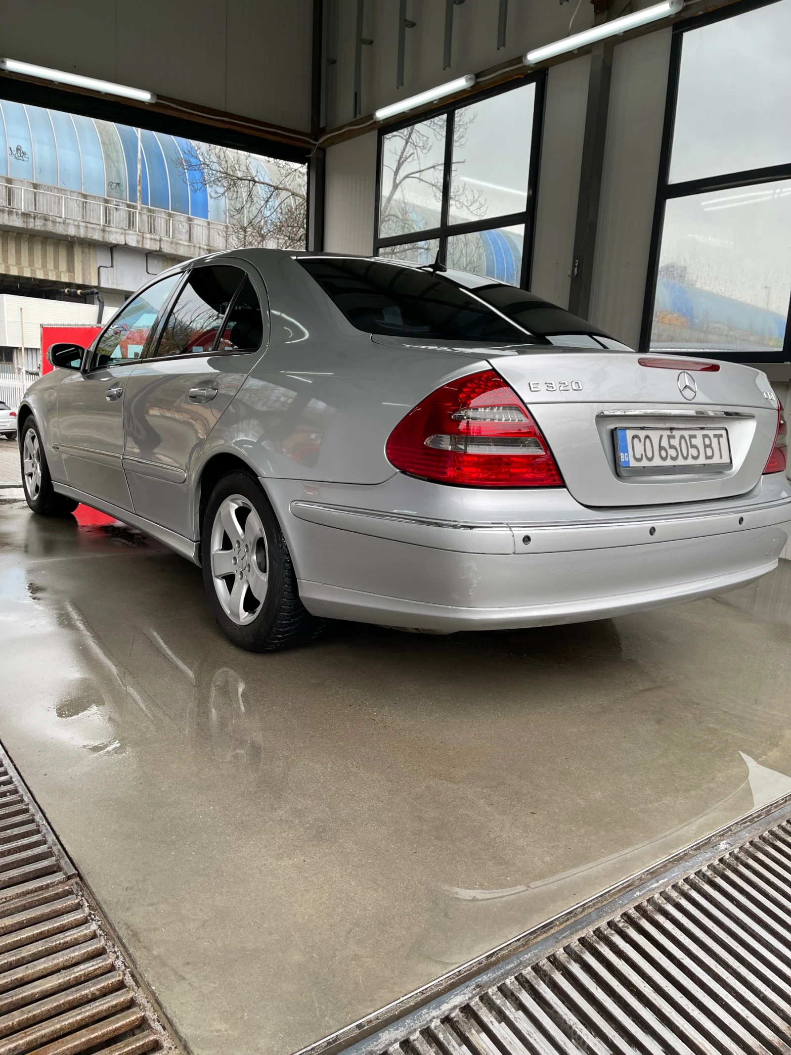 Mercedes-Benz E 320 Avantgarde - изображение 4