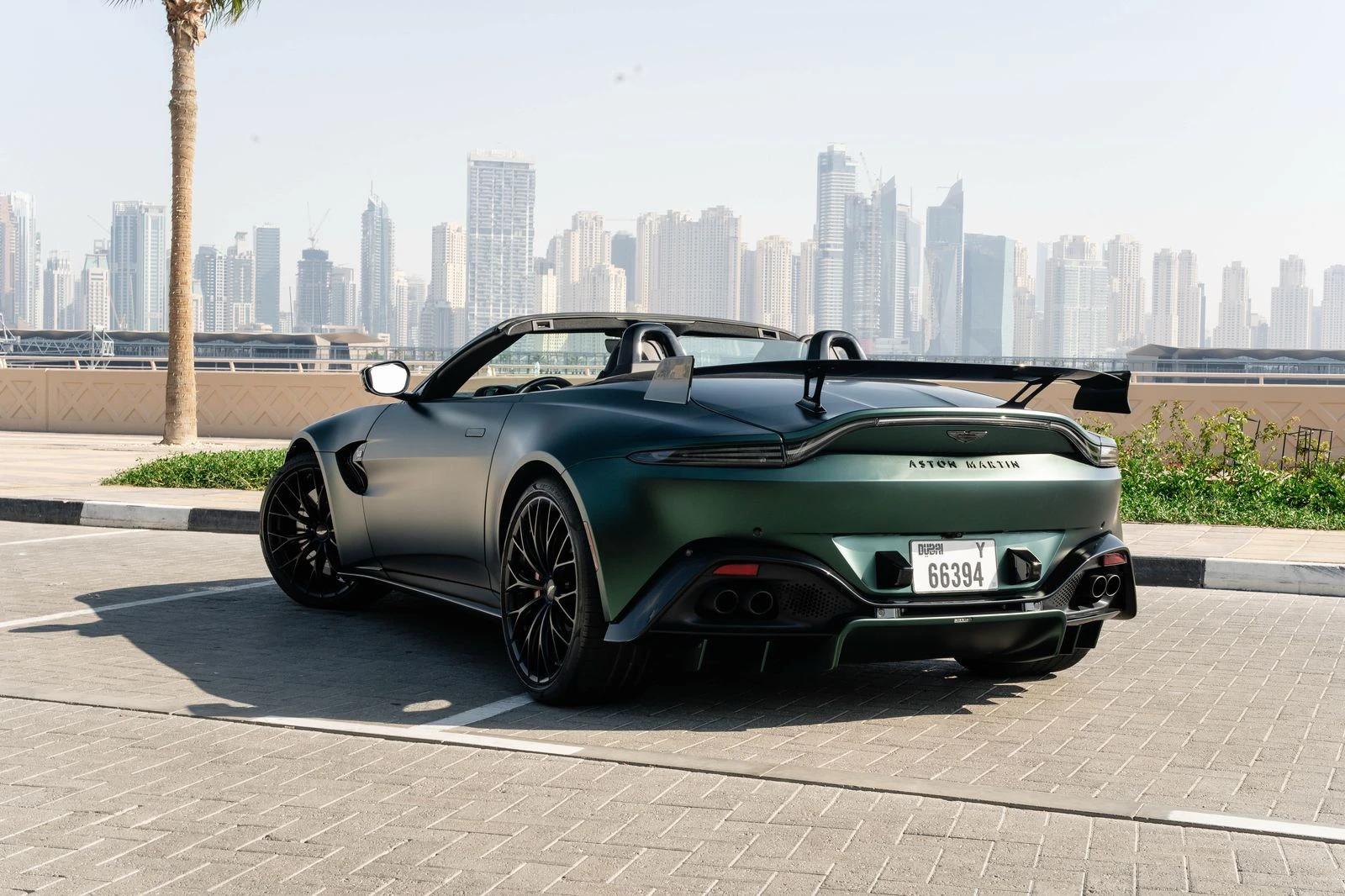 Aston Martin V8 Vantage  F1 Edition Roadster  С РЕГИСТРАЦИЯ & АВТО КРЕДИТ - изображение 6