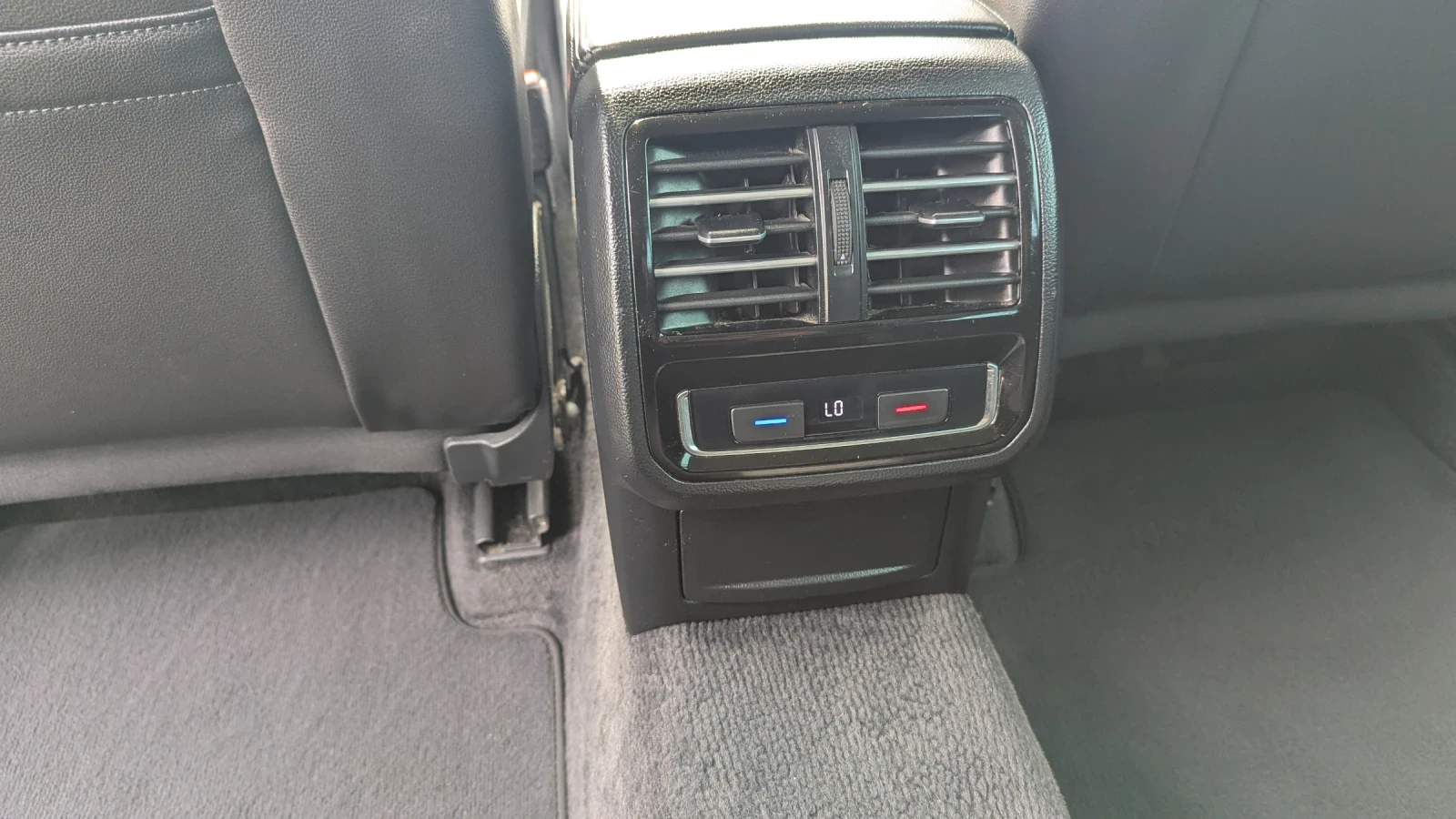 VW Passat B8 2.0TDI HIGHLINE, снимка 14 - Автомобили и джипове - 54128039