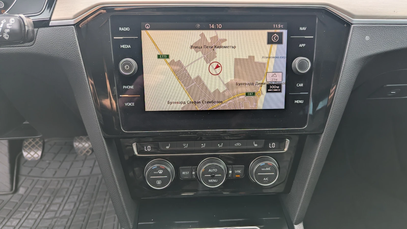 VW Passat B8 2.0TDI HIGHLINE, снимка 13 - Автомобили и джипове - 54128039