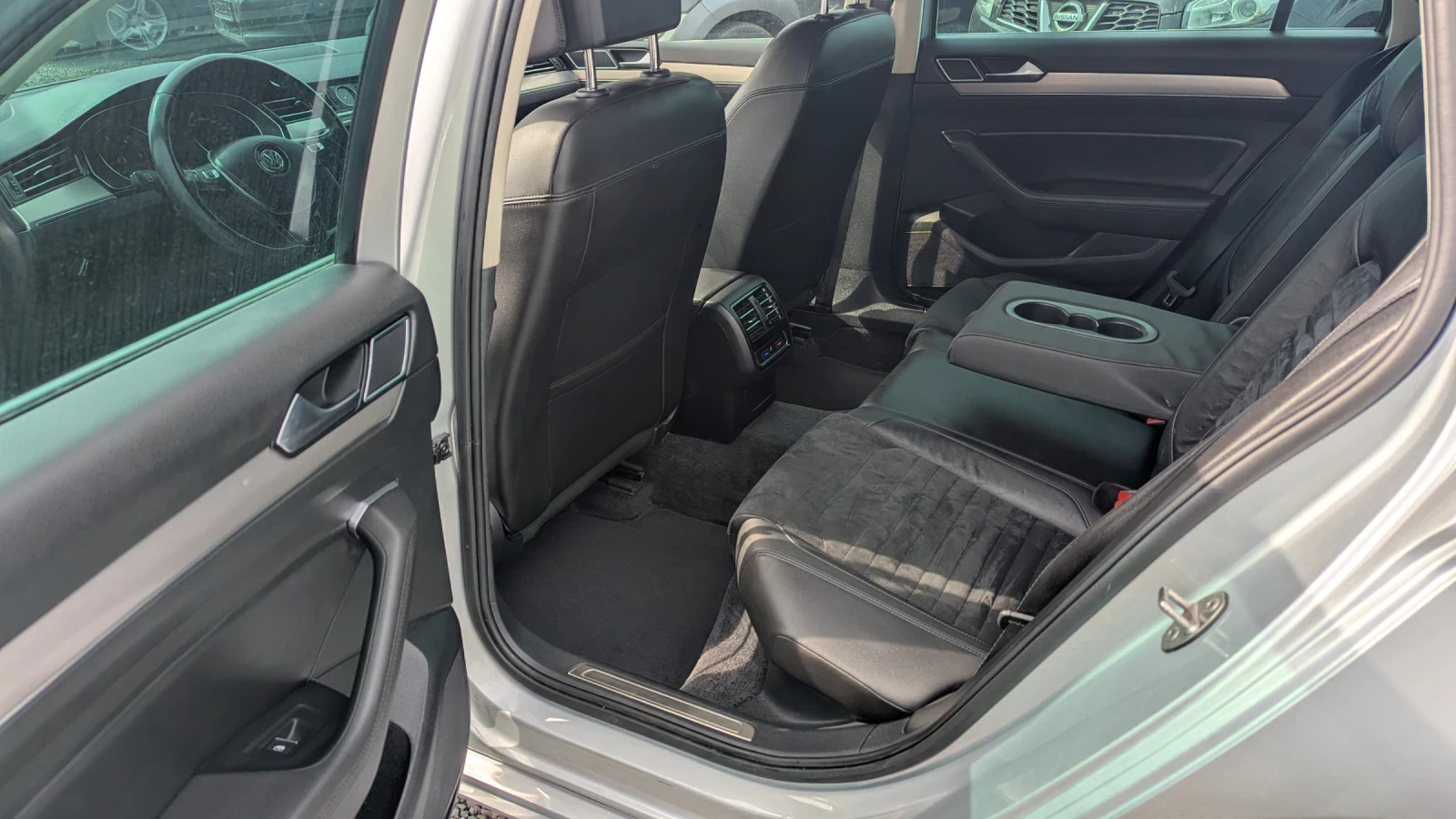 VW Passat B8 2.0TDI HIGHLINE, снимка 8 - Автомобили и джипове - 54128039