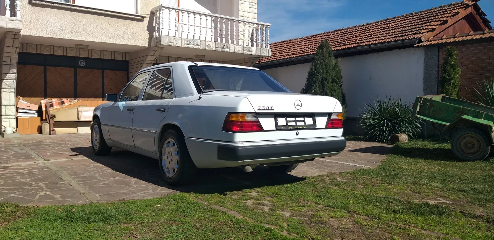 Mercedes-Benz 124 230E, снимка 5 - Автомобили и джипове - 54682911