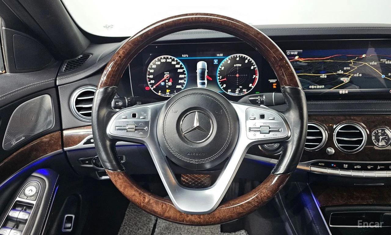 Mercedes-Benz S 560 4MATIC* BURMESTER* ДИСТРОНИК* МАСАЖ* 360КАМЕРА* , снимка 8 - Автомобили и джипове - 54700890