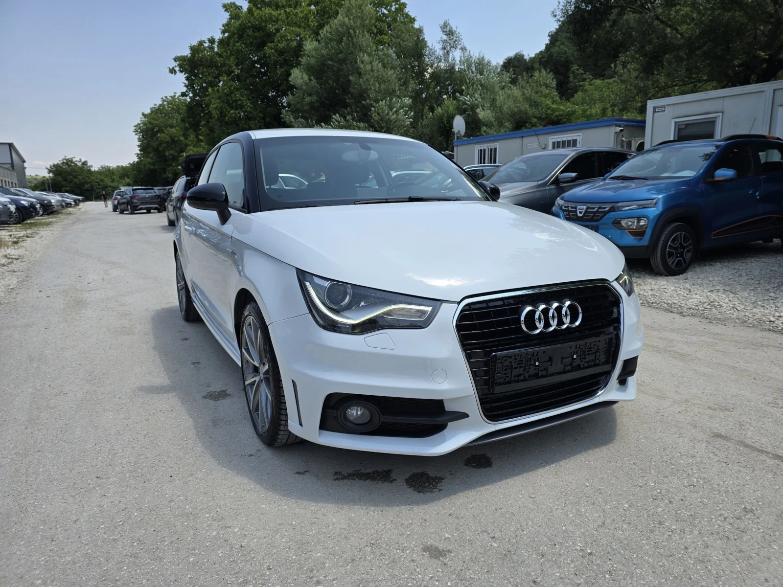 Audi A1 1.6TDI 90к.с S-line Топ състояние , снимка 2 - Автомобили и джипове - 55120187