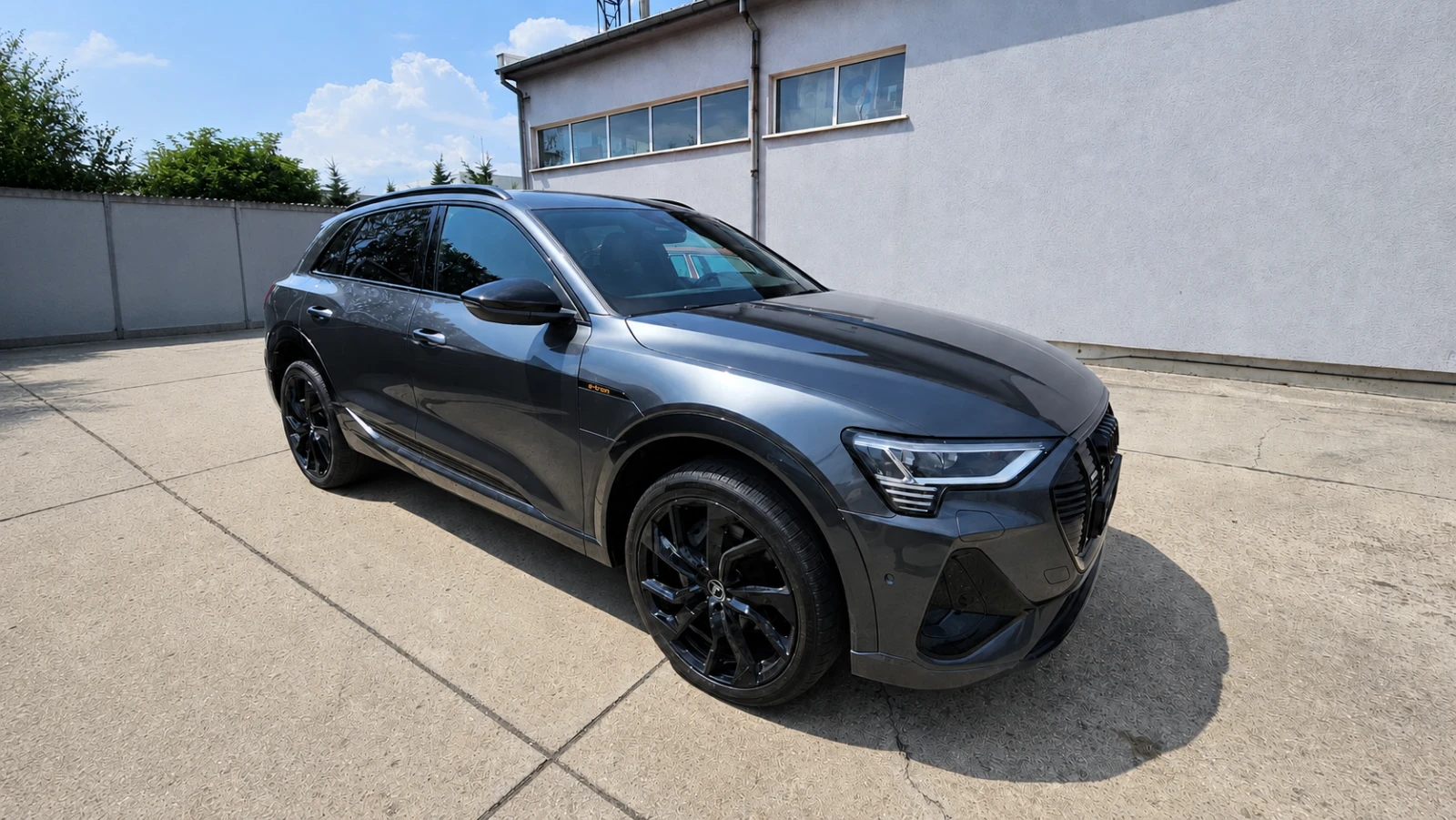 Audi E-Tron 55 quattro, снимка 2 - Автомобили и джипове - 55776883
