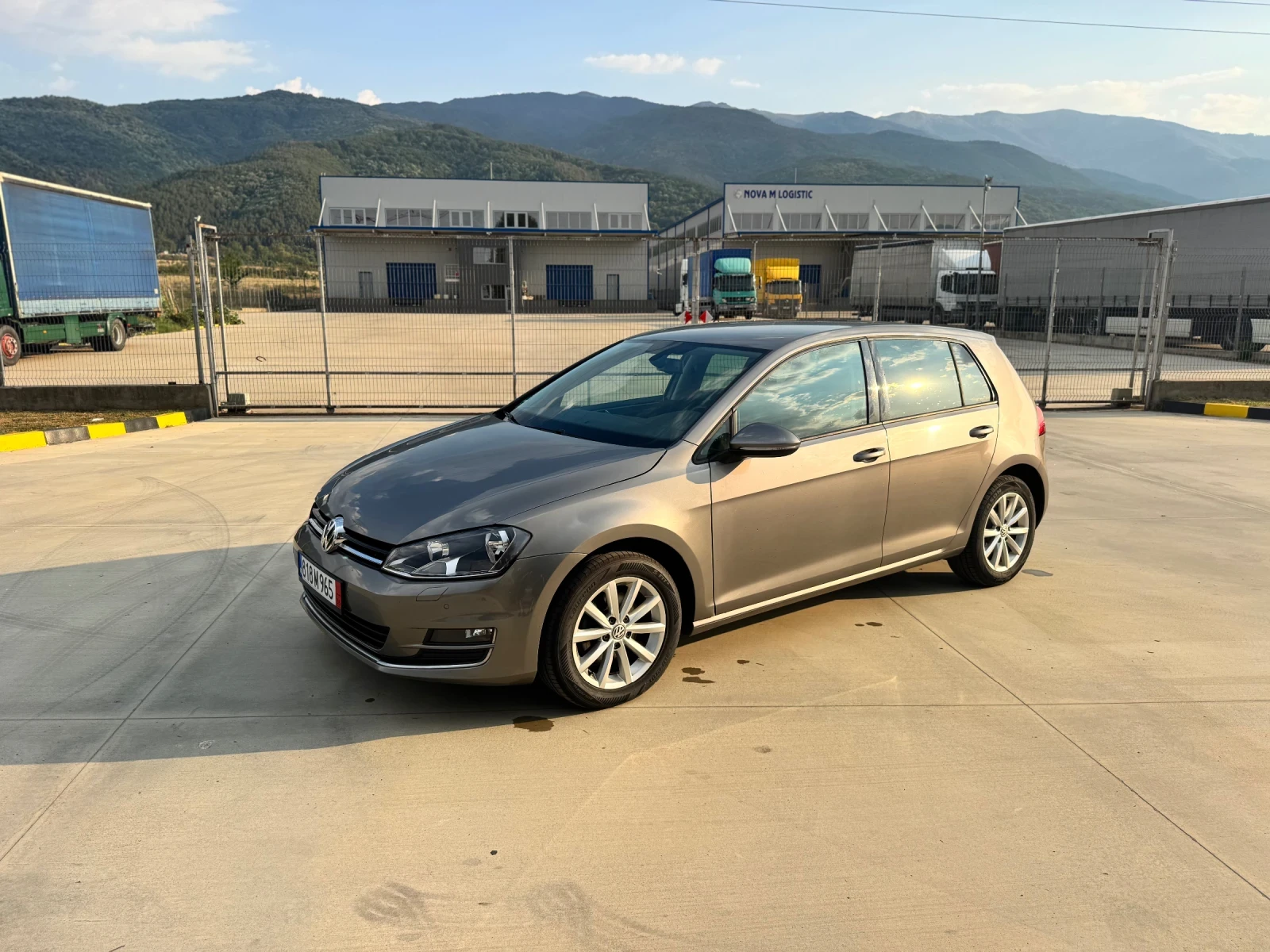 VW Golf 2.0 TDI LOUNGE, снимка 2 - Автомобили и джипове - 55782171