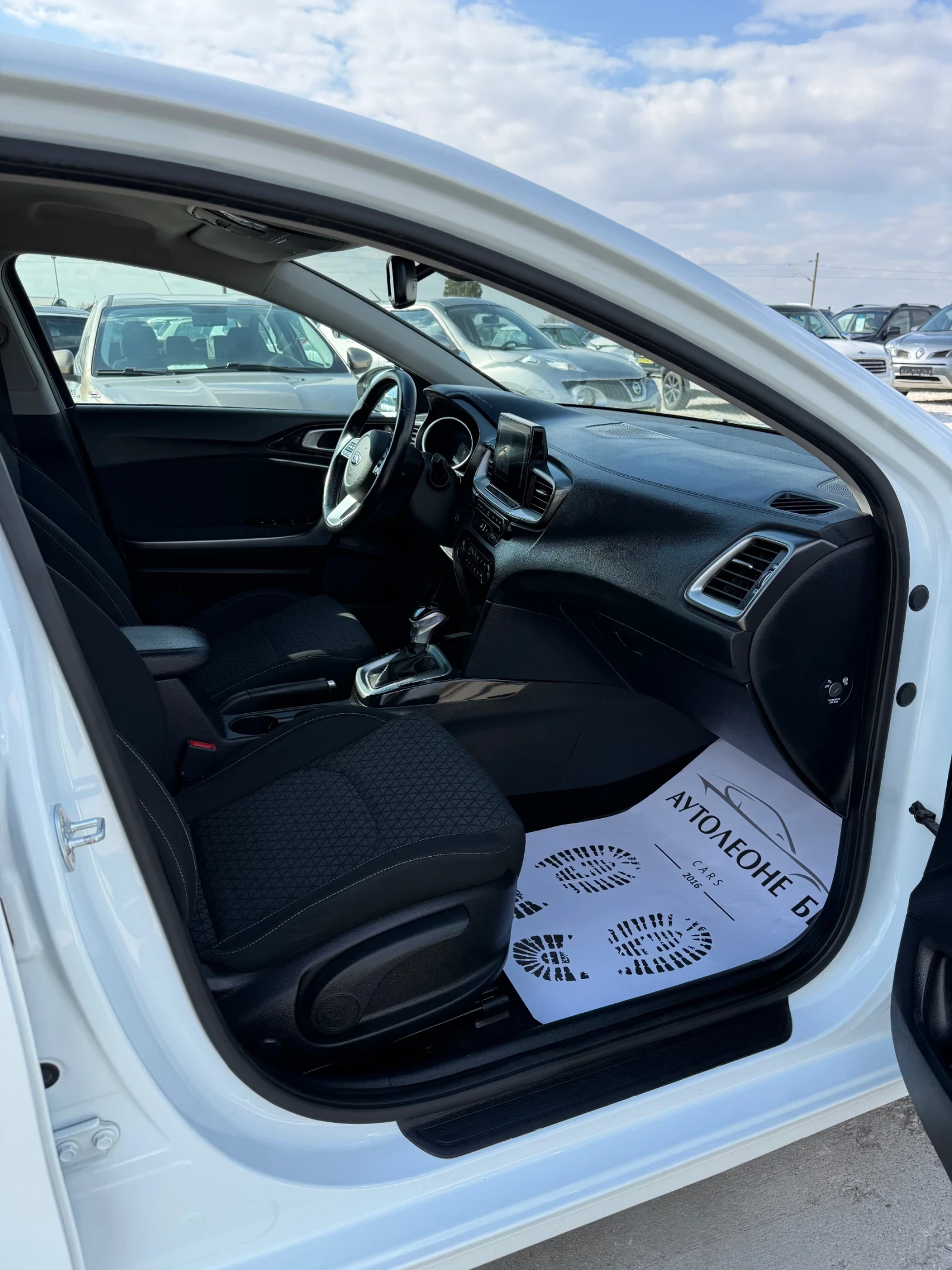 Kia Ceed 1.4 GDi AUTOMATIC , снимка 9 - Автомобили и джипове - 55914518