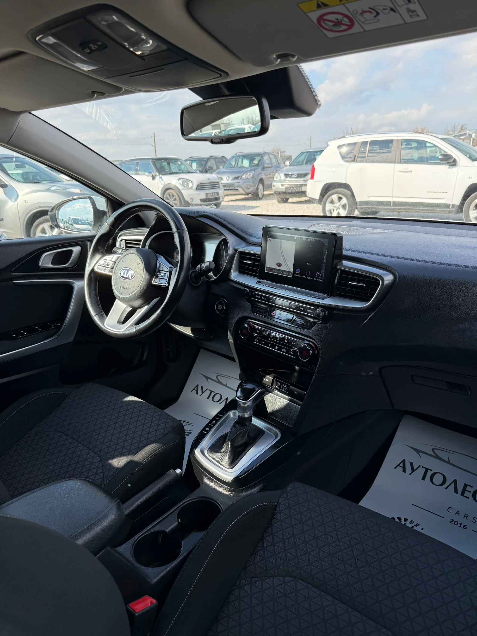 Kia Ceed 1.4 GDi AUTOMATIC , снимка 8 - Автомобили и джипове - 55914518