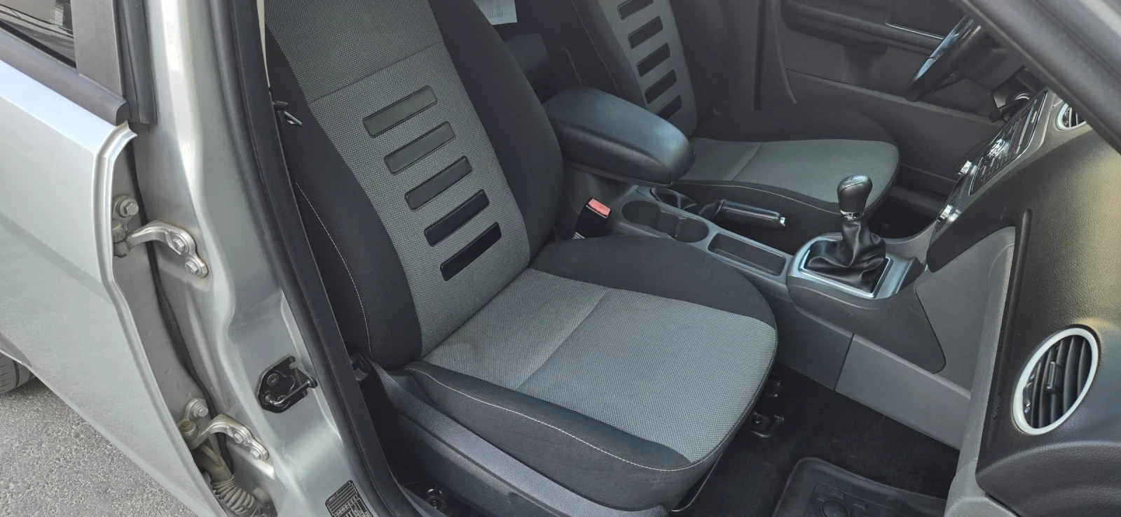 Ford Focus 1.6HDI 90ps, снимка 12 - Автомобили и джипове - 55947290