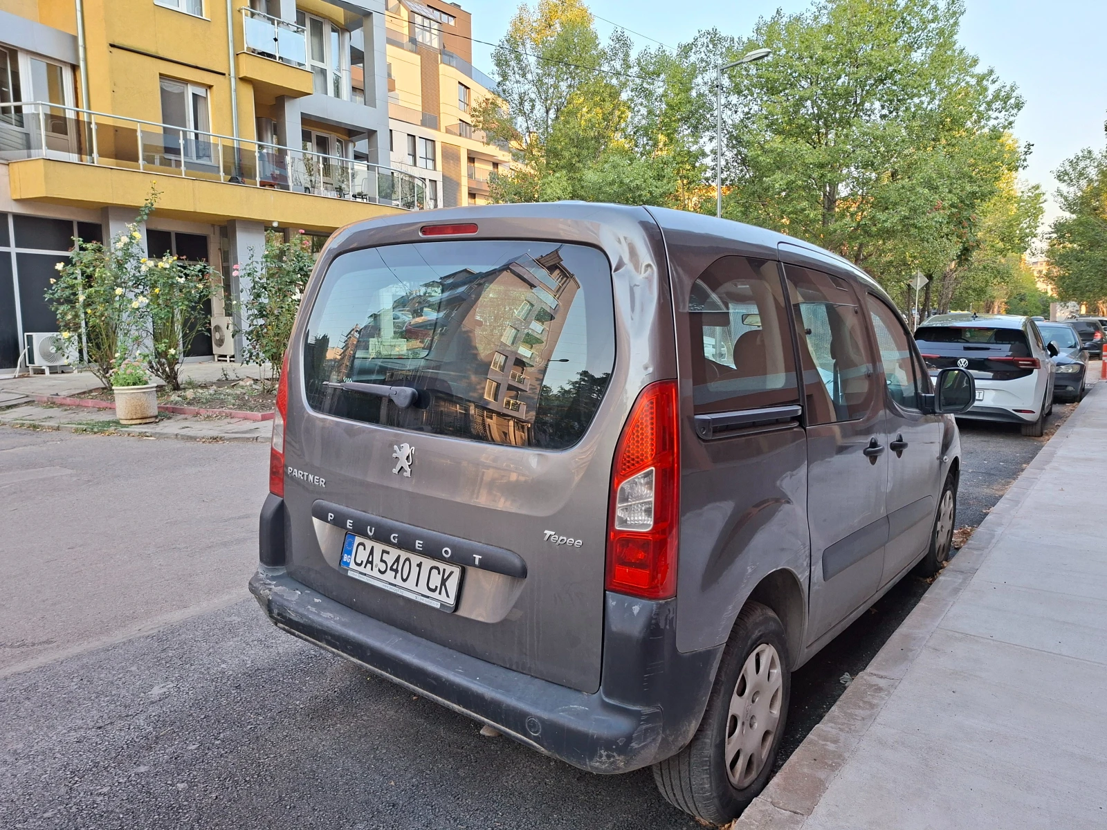 Peugeot Partner 1.6 HDi 90hp, снимка 4 - Автомобили и джипове - 56044262
