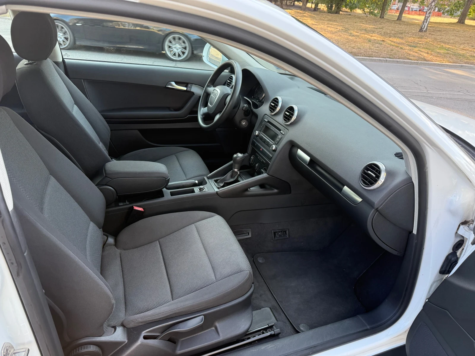 Audi A3 1.6TDI ТОП СЪСТОЯНИЕ!, снимка 8 - Автомобили и джипове - 56200358