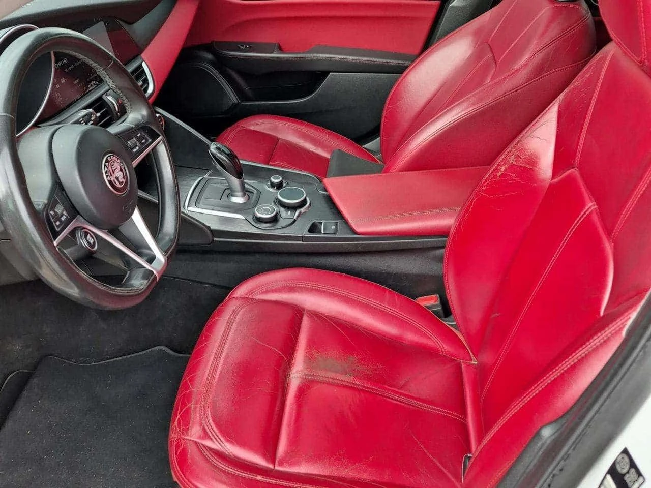 Alfa Romeo Giulia * 2.0 Turbo AWD | 8ZF | ROOF | CAM | RED INT  | Mobile.bg � ����������� 3