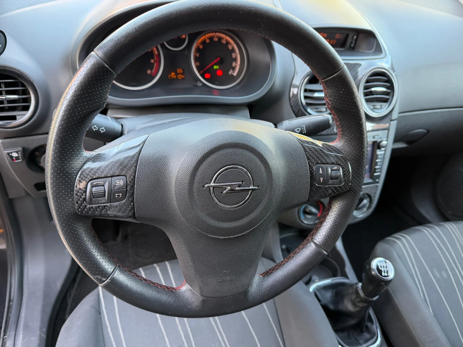 Opel Corsa 1.4 Бензин-Газ!, снимка 10 - Автомобили и джипове - 56634443